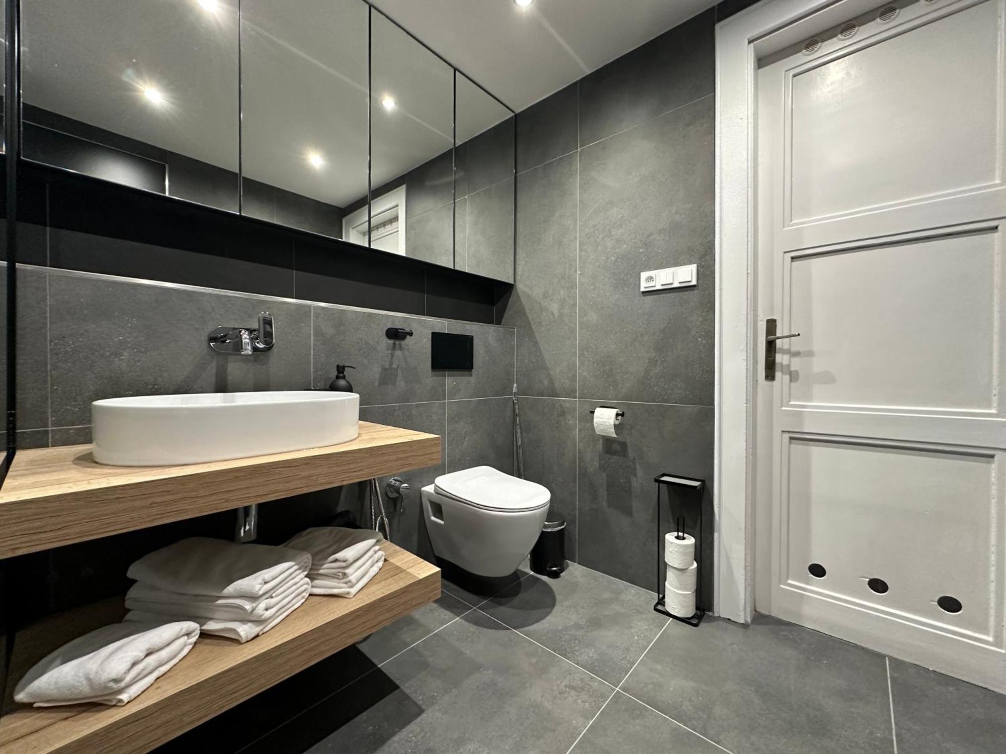 Botanique Rooms With Sauna By Homester Brno Extérieur photo