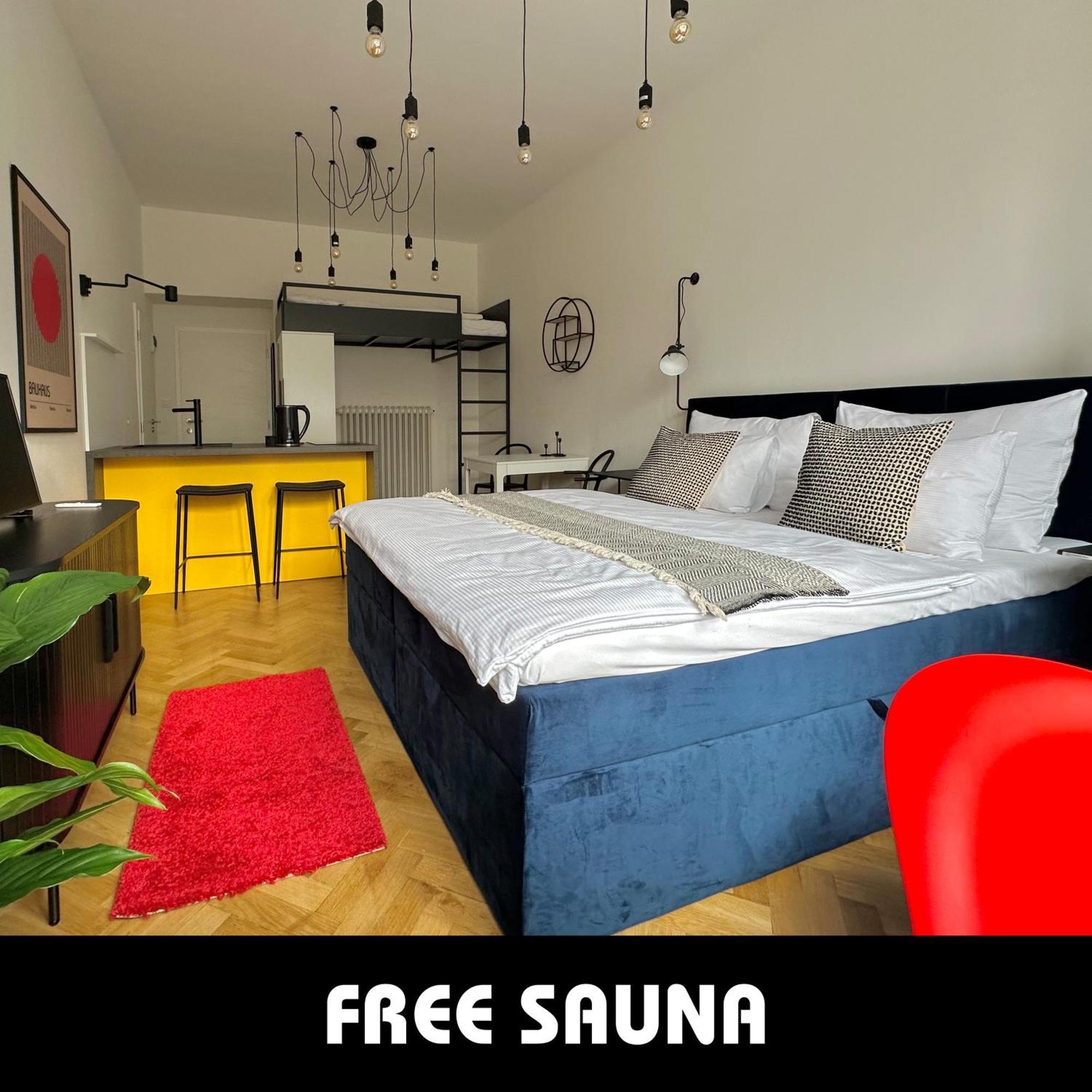 Botanique Rooms With Sauna By Homester Brno Extérieur photo